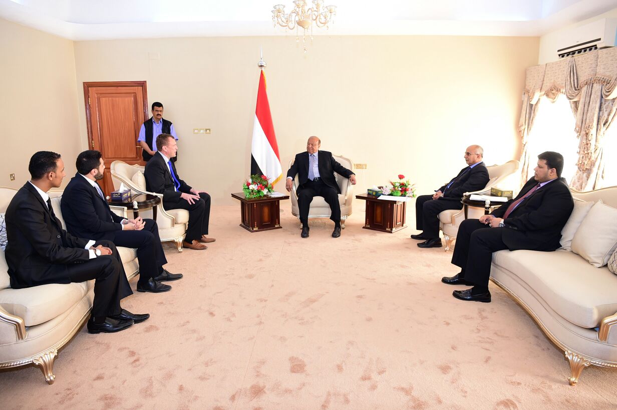 الرئيس هادي يدعو الصليب الأحمر إلى تقديم مزيد من الدعم لليمن في مختلف المجالات