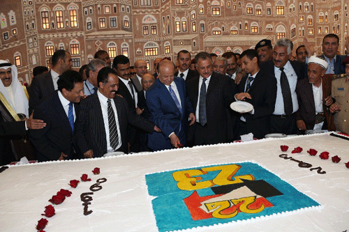 بالصور: رئيس الجمهورية وقيادات الدولة تحتفل في دار الرئاسة بذكرى إعادة تحقيق الوحدة اليمنية