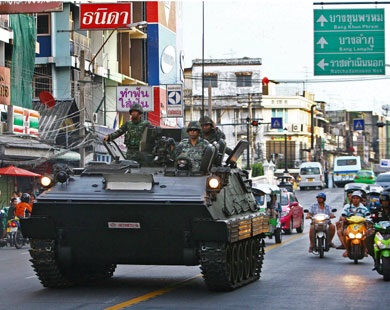 الجيش يعلن سيطرته على الحكم في تايلاند