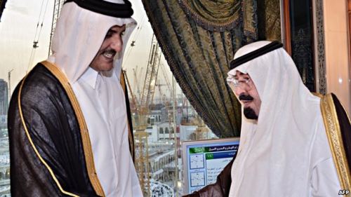 أمير قطر يصل السعودية للاجتماع بالملك عبد الله