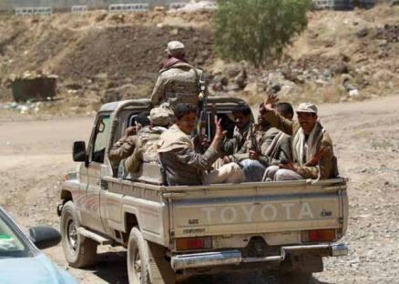 استشهاد مُسنّ بقصف للحوثيين في عتمة وطيران التحالف يدخل خط المواجهة