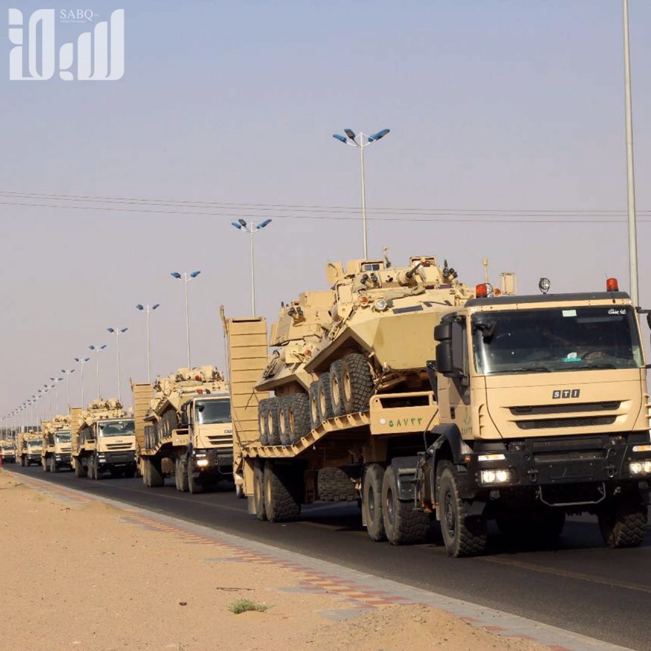 وصول قوات عسكرية ضاربة مجهزة بأحدث الأسلحة النوعية إلى الحدود بين اليمن والسعودية (صور)