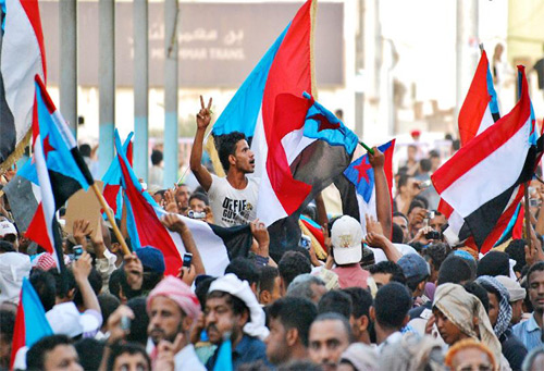 الجنوبيون يصعّدون احتجاجاتهم للانفصال ونائب مدير أمن عدن يدلي بتصريح هام