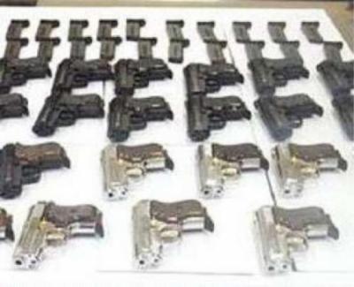 اليمن : ضبط 1732 قطعة مسدس تركي في محافظة عمران