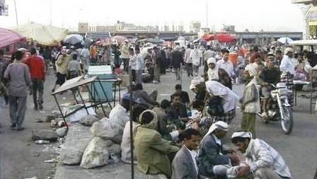 عصابة من اللصوص تستغل حادث السعبين الانتحاري لتنفيذ عملية سرقة واسعة لأحد أسواق القات في صنعاء