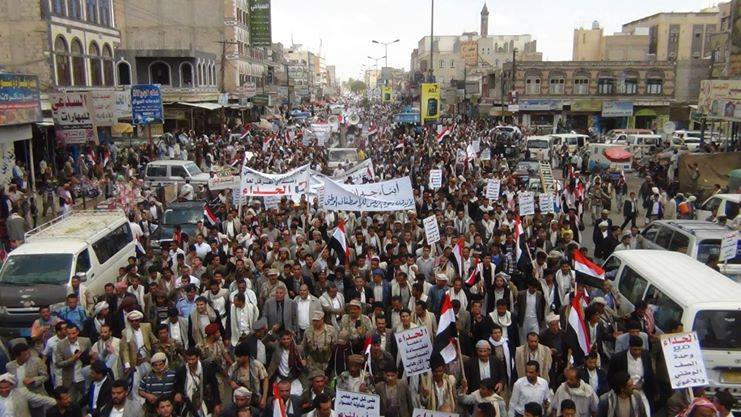 ذمار: مئات الآلاف يهتفون للاصطفاف الوطني والزحف نحو صنعاء للدفاع عن الجمهورية (صور)