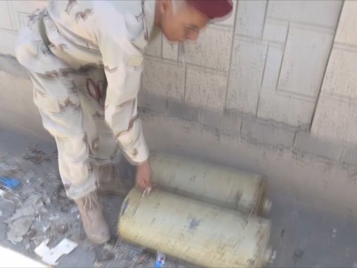 شاهد بالصور.. مليشيات الحوثي تستخدم «براميل متفجرة» تماثل أسلحة بشار الأسد في المدن اليمنية