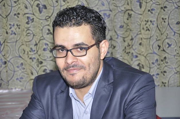 جماعة الحوثي تهدد الصحفي أحمد فوزي