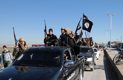 لأول مرة: تسجيل مرعب من الجو لعمليات تنظيم الدولة داعش في سوريا والعراق (فيديو)