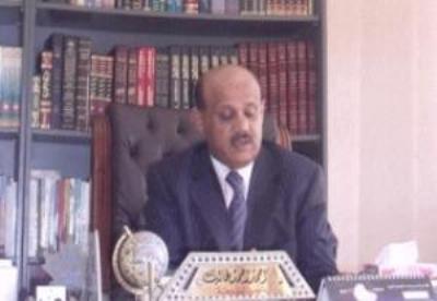 رئيس مصلحة الضرائب أحمد غالب يفتي بجواز الصدقة «الرشوة» على موظف الضرائب