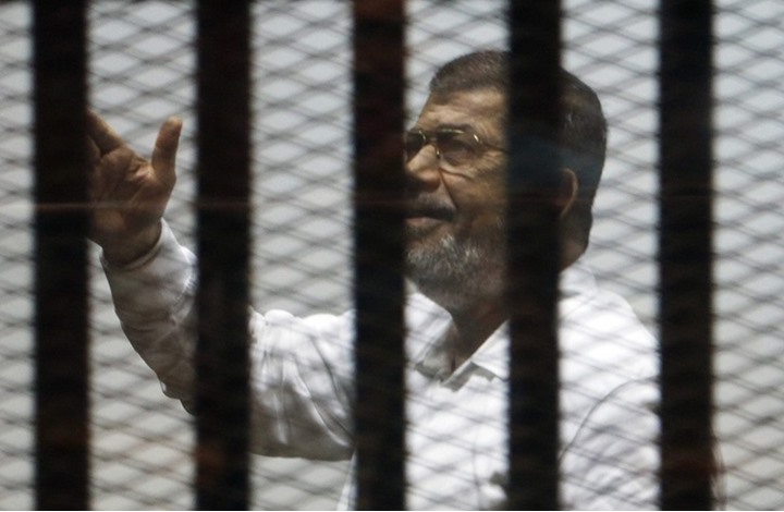 روبرت فيسك: فحص تسريبات سجن مرسي يدين السيسي وجنرالاته