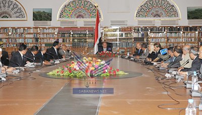 رئيس الجمهورية يرأس اجتماعاً استثنائياً لمجلس وزارء حكومة الوفاق الوطني