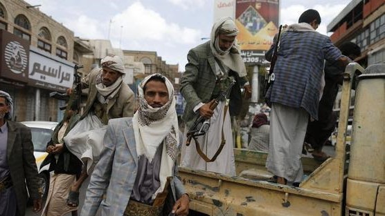 اشتباكات بين مسلحين يتبعون شيخا قبليا وعناصر الحوثي في صنعاء