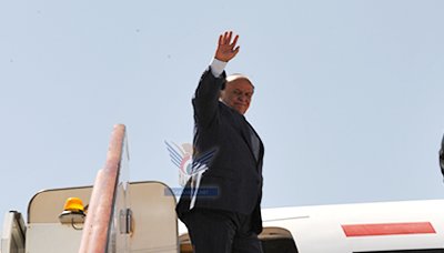 الرئيس هادي اثناء مغادرته صنعاء 