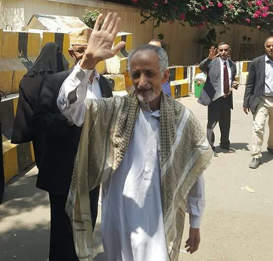 الحوثيون يفرجون عن الصحفي يحيى الجبيحي بعد أكثر من عام على اختطافه