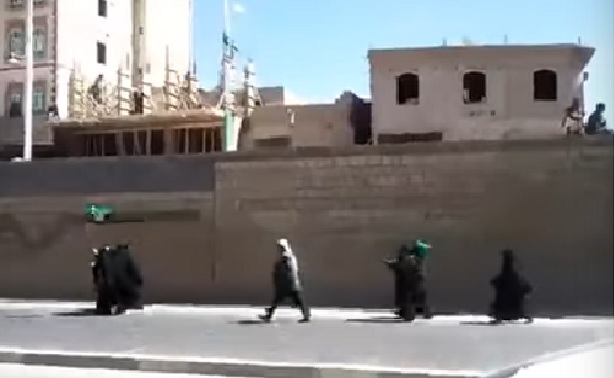 حوثيون و «زينبيات» يرددون شعارات شيعية في مسيرة بصنعاء (فيديو)