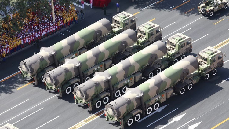 الصين تهدد ترامب بأحدث صواريخها الباليستية!