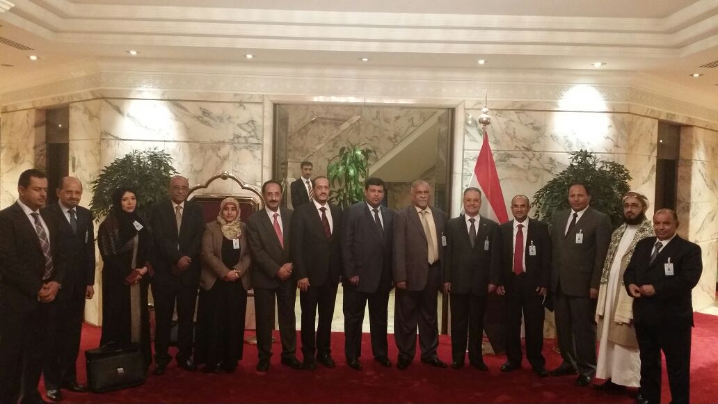 الوفد الحكومي لمشاورات السلام يرد على شروط الحوثيين ويعلق على اعتزامهم تشكيل حكومة إنقاذ