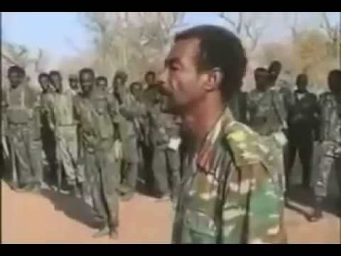 ضابط سوداني يخطب في قواته بالحدود السعودية ويتعهد بتحرير ميدي او الموت بها (فيديو)