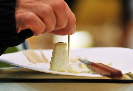 دراسة: الجبن يؤثر سلباً في خصوبة الرجال