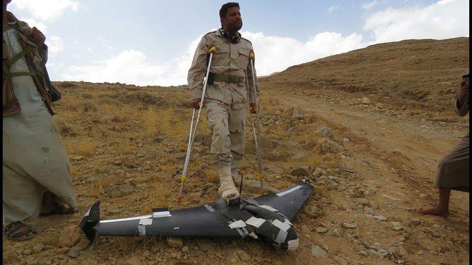 الجيش الوطني يسقط طائرة استطلاعية للحوثيين في جبال نهم (فيديو)