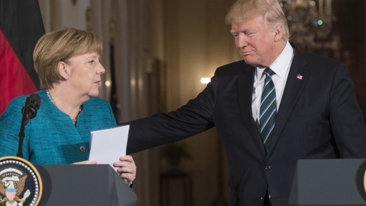 ترامب يسلم ميركل فاتورة بمبلغ 375 مليار دولار كديون على ألمانيا لحساب الناتو مقابل حماية البلاد
