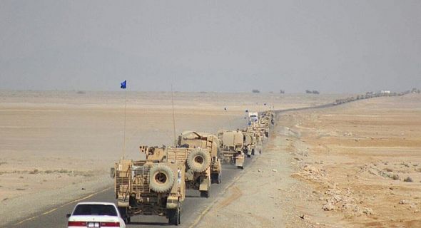 تعزيزات عسكرية قادمة من عدن تصل إلى جبهات القتال غربي تعز (فيديو)