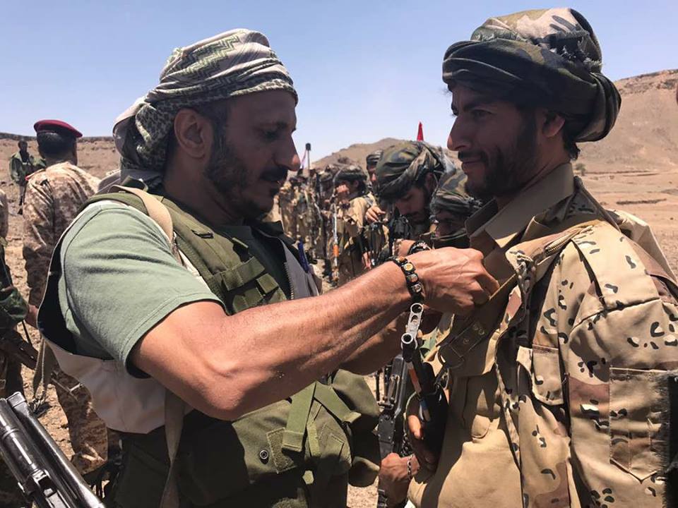 نجل شقيق «صالح» يشرف على تخرج دفعة جديدة من المقاتلين في صنعاء (صورة)