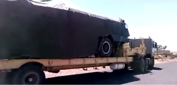 صاروخ اسكود أثناء نقله إلى الحدود اليمنية السعودية