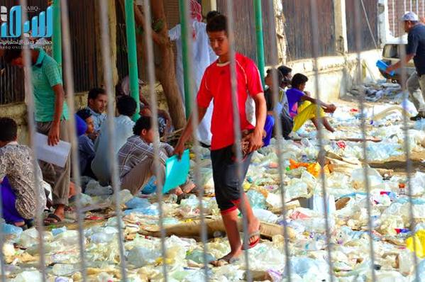 بعد مجاري ونفايات.. أمير جازان يوجه ببيئة مناسبة لتصحيح أوضاع اليمنيين (صور)