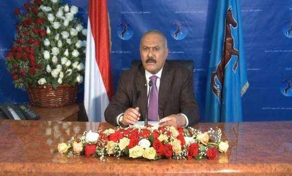 «صالح» يهدد بكشف أسرار الحرب ويلوح بالحقيبة التي خرجت من مطار صنعاء ويبرىء بن سلمان