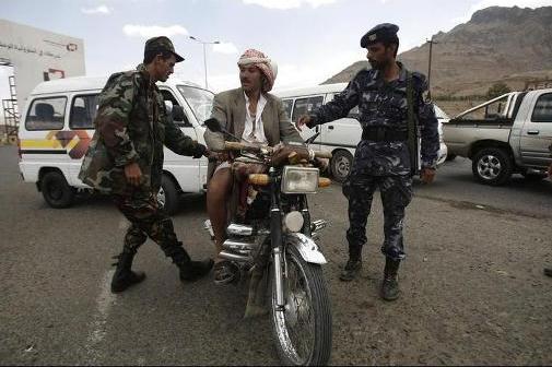 الغت تصاريح حمل السلاح.. حملة أمنية واسعة لمنع المظاهر المسلحة في اليمن تبدأ اليوم