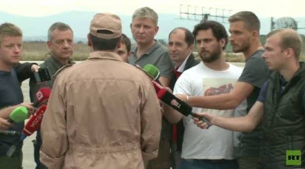 بالفيديو.. اول ظهور للطيار الروسي بعد انقاذه في حادثة اسقاط طائرته في تركيا