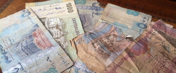 مليارات من العملات الورقية الممزقة تربك تعاملات اليمنيين اليومية