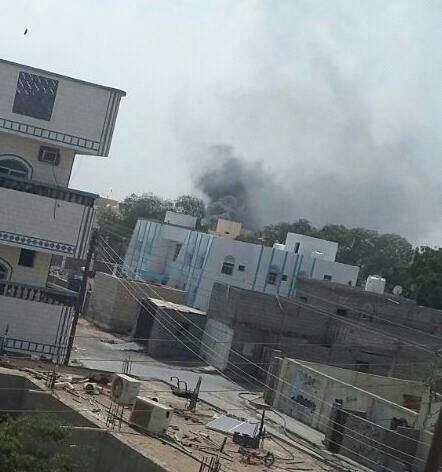 شهداء وجرحى بتفجير انتحاري استهدف المجمع الحكومي في الحوطة بلحج