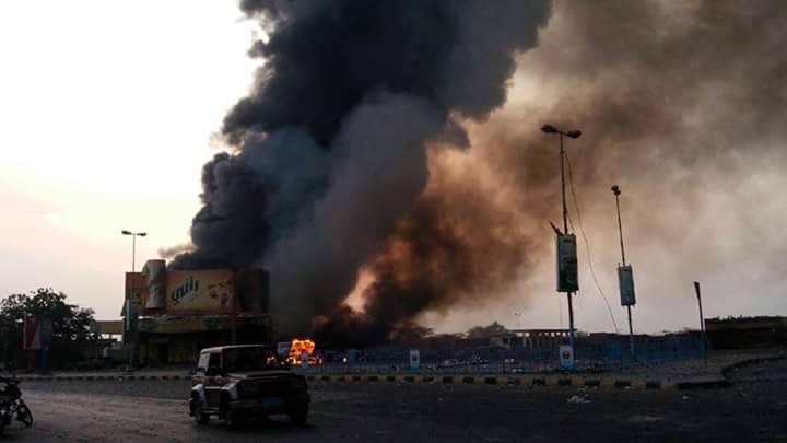 الحديدة: التحالف يدمر القاعدة البحرية وقتلى وجرحى من الحوثيين في هجوم للمقاومة على أحد مقرات الإصلاح المحتلة