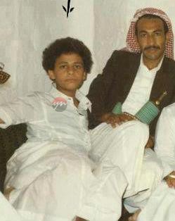 من هو الشيخ الدكتور حميد الأحمر (صورة نادرة لحميد في طفولته)
