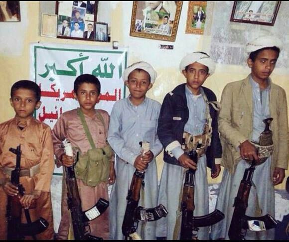 الحوثيون يواصلون تجنيد الأطفال وإرسالهم إلى جحيم القتال 