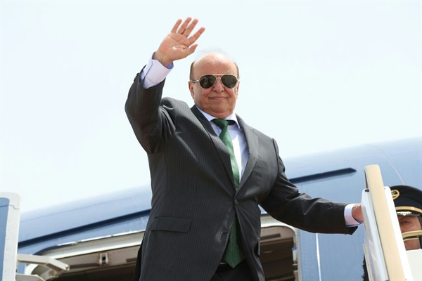 الرئيس هادي يغادر الرياض في زيارة خاصة الى المغرب والسودان