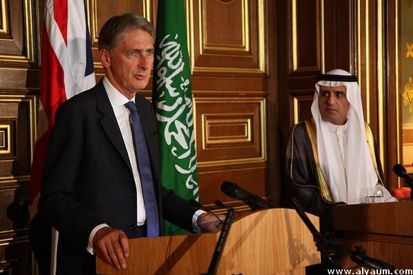 وزير الخارجية السعودي يجدد التزام بلاده بإعمار اليمن ويشدد على تطبيق القرار الأممي