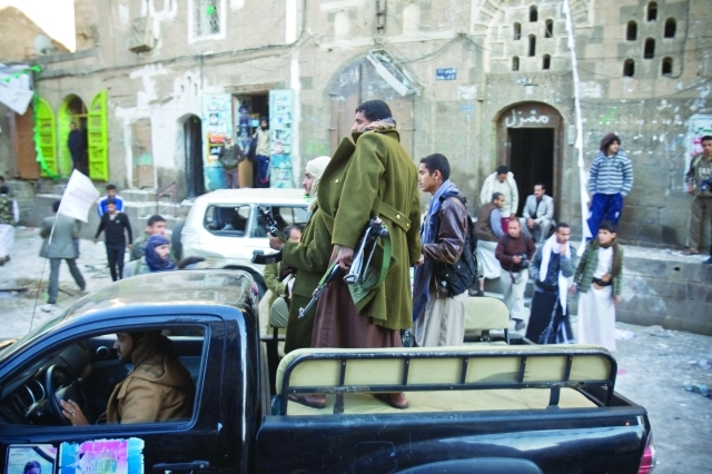 وكالة إيرانية: سيطرة الحوثيين على صنعاء وعدة محافظات تمت بتفاهم عملي أو ضمني مع الرئيس هادي ووزير دفاعه