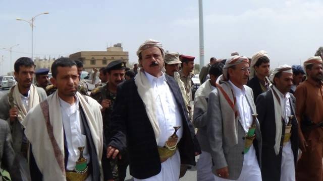 تجدد الاشتباكات بين الحوثيين والجيش في عمران واللجنة الرئاسية تُحكم المعصمين بختم الرئاسة