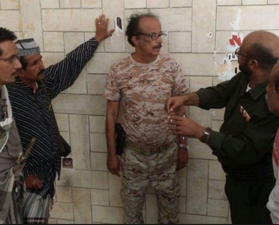اللواء النوبة يسلم الحوثيين في شبوة مبلغ 40 مليون مستخلصات الحماية الأمنية