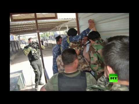 قوات عراقية تعتقل انتحارياً في الكاظمية قبل أن يفجر نفسه ومن حوله بثوان (فيديو)