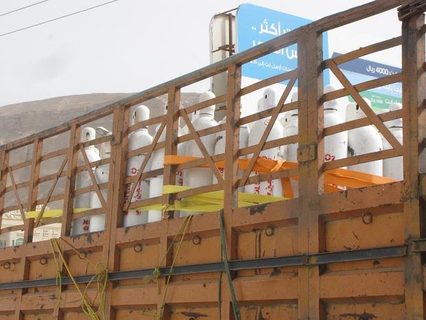 وصول 250 اسطوانة أكسجين طبي لمستشفيات محافظة حضرموت قادمة من السعودية