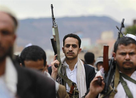 الحوثيون يقتحمون مخيم عزاء في ذمار ويحرقونه ويختطفون 12 شخصاً منه (أسماء)