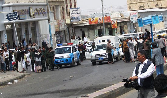 مصادر أمنية تكشف تفاصيل مهمة وجديدة عن تفجيري شارع الرباط بصنعاء (أسماء المصابين)