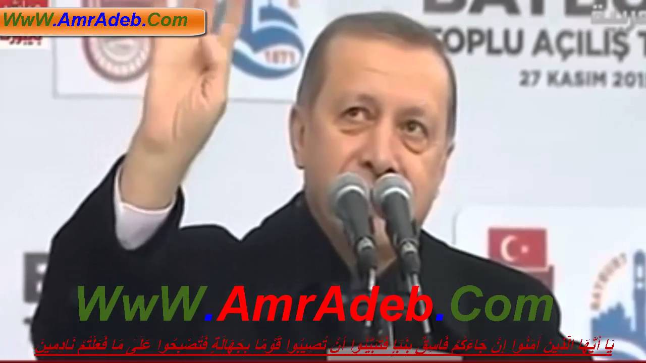  بالفيديو .. أردوغان يوقف كلمته أمام الحشود ليستمع للأذان ثم يرفع شعار رابعة