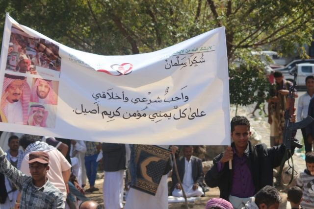 ثوار تعز يحيون جمعة «اليمن والخليج إرادة تنتصر» ومطالب بفك الحصار وحسم المعركة (صور)