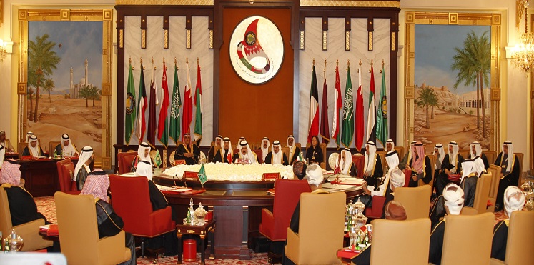 مسؤول بحريني : سيتم إقامة «الاتحاد الخليجي» وقد يتم استبعاد «سلطنة عمان»